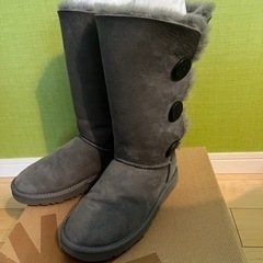 UGG アグ ベイリーボタン トリプレット　ムートンブーツ 23cm