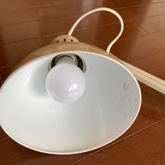 デスクライトの画像