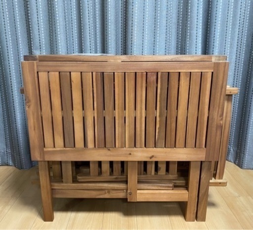 天然木バタフライテーブルとチェア