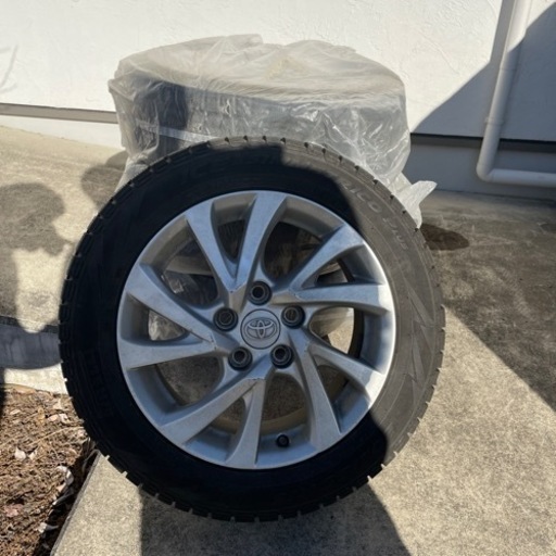 TOYOTA  オーリス　ハイブリッド　スタッドレスタイヤ4本セット