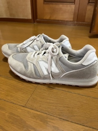ニューバランス　スニーカー　25.5センチ　グレー