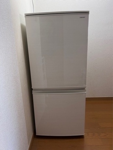 【購入者決定】シャープ製　冷蔵庫