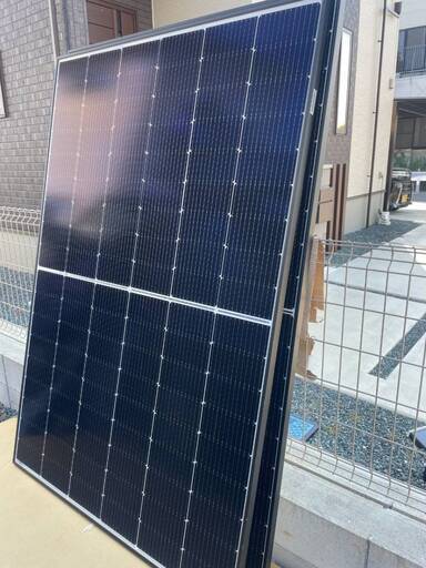 住宅用太陽光発電パネル（400W)　2022年製