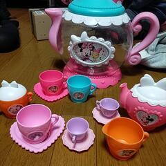 ミニーちゃん　ティーセット　おままごと
