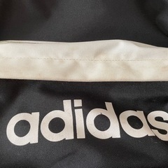 adidas リュックの画像