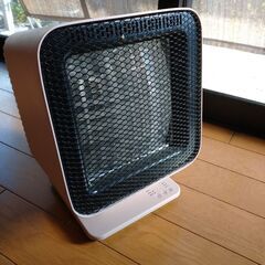 ±0　電気パネルヒーター