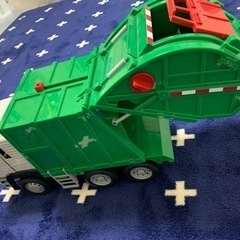 ごみ収集車 - 2 ゴミ箱　1 ほうきの画像