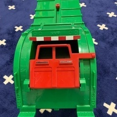 ごみ収集車 - 2 ゴミ箱　1 ほうきの画像