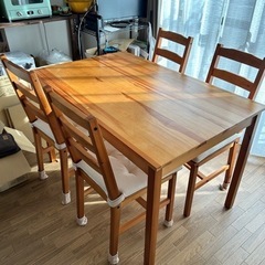 ダイニングテーブル5点セットの画像
