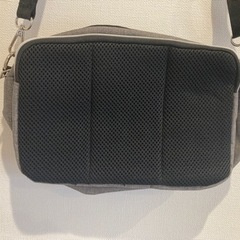 肩掛バッグ シルバーの画像