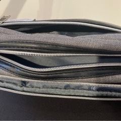 肩掛バッグ シルバーの画像