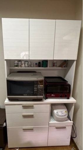 食器棚　キッチンボード　一時停止