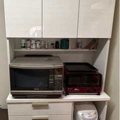 食器棚 キッチンボード 一時停止