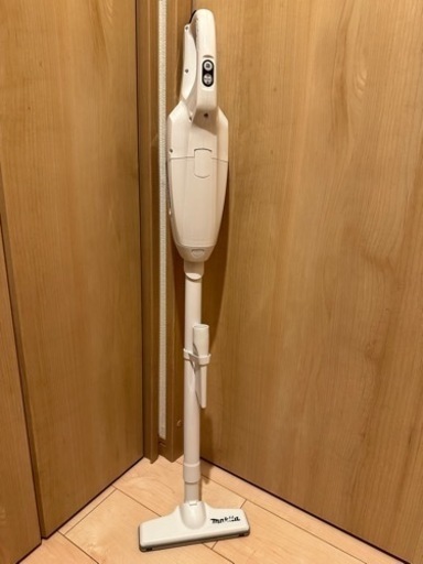 【makita】コードレス掃除機 CL107FD