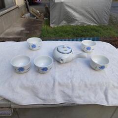 急須と湯呑み茶碗のセット（新品未使用）の画像