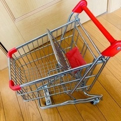 ［インテリアに！]ミニショッピングカートの画像