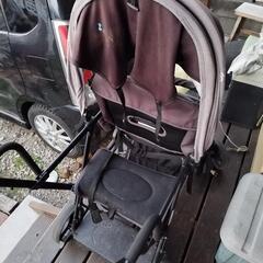 ベビーカー譲ります