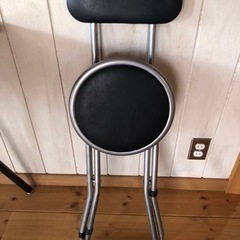 折りたたみイスの画像