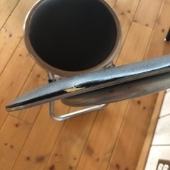 折りたたみイスの画像