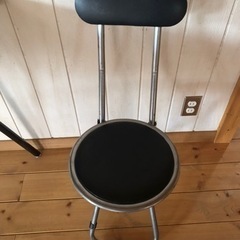 折りたたみイスの画像
