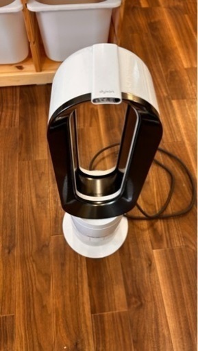 ★温風も冷風も★1台2役のスタイリッシュ扇風機！  Dyson Hot+Cool ファンヒーター ホワイト／ニッケル (AM09 WN