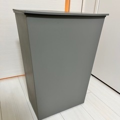 キッチン　ゴミ箱　グレー