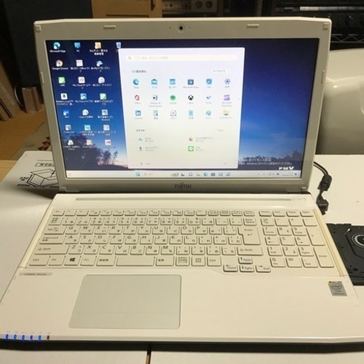 ノートパソコン FUJITSU LIFEBOOK  Windows11