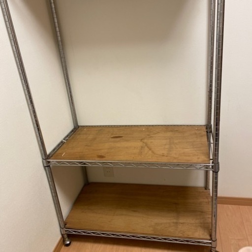 物置、洋服掛けに使ってました。