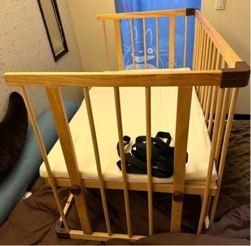 ファルスカのベビーベッド