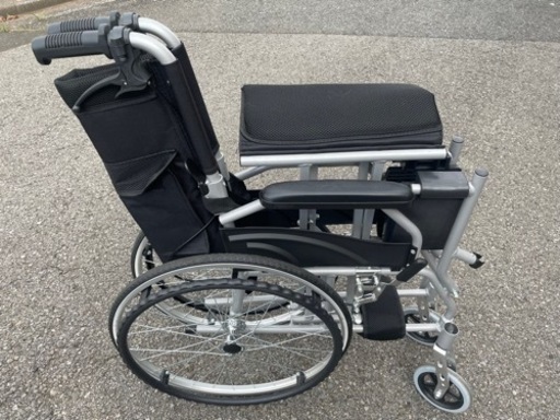 車椅子　短期間使用　美品　ノーパンクタイヤ