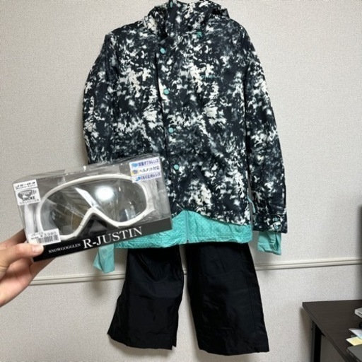 【新品ゴーグル付き】スキーウェア・スノーボードウェア 上下セット