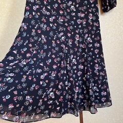 完売商品！リフレクト【洗える】フラワープリントワンピース（黒）LL・13号の画像