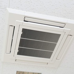 店舗事務所の業務用エアコン修理、水漏れ 【業務用エアコンの緊急修...