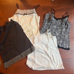 取引中【無料！0円！】レディース服まとめ売り ジャケット スカート UNIQLOの画像