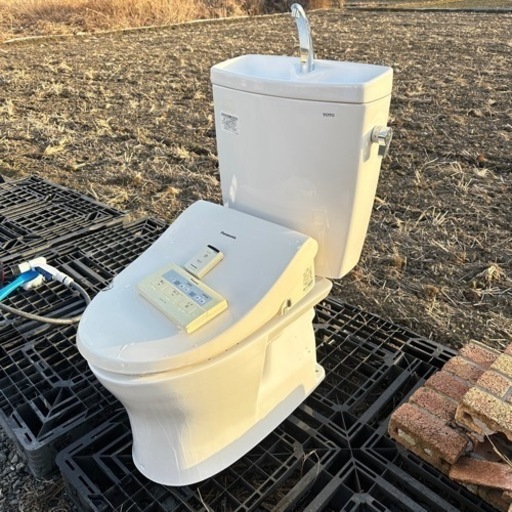 TOTO ピュアレスト　ホワイト　便器　便座　Panasonic