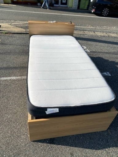 配送可能　シングルベッドフレームとマット