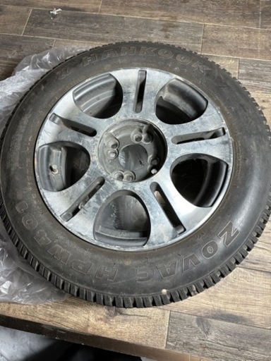 早い者勝ちで！値下げ可能ハンコックスパイクタイヤ195/65r/15 4穴