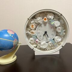 いわた書店ブックカバー（天然皮製品、定価6,500円新品）、置時計、地球儀、眼鏡、カレンダー、文具等の画像