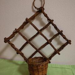 壁掛け用花カゴ