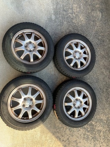 スタッドレスタイヤ　 185 65 R15  前期型フリード、アクア、ノート等