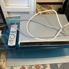 DVDと、テレビ台を、無料で、譲ります。の画像