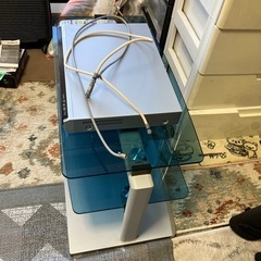DVDと、テレビ台を、無料で、譲ります。の画像