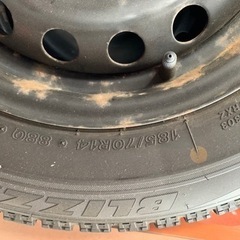 受渡し予定者決定済　7〜8分山！スタッドレス　ブリジストンVRX 185 70 R14 4本セットの画像