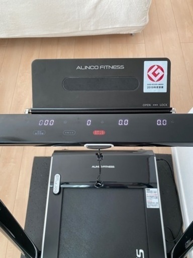 【譲渡決定】アルインコ(ALINCO) ランニングマシン 薄型 負荷軽減クッション LED表示メーター Pレッド 心拍測定 簡単移動 