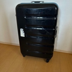 大型スーツケース　鍵あり　ブラック　中古