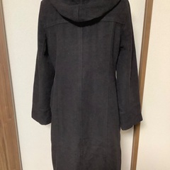 黒フード付コートの画像