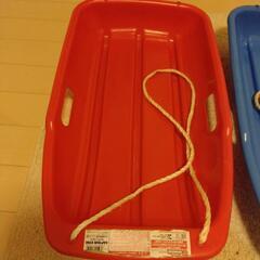 ソリ(そり) 赤と青 2つの画像