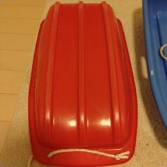 ソリ(そり) 赤と青 2つの画像