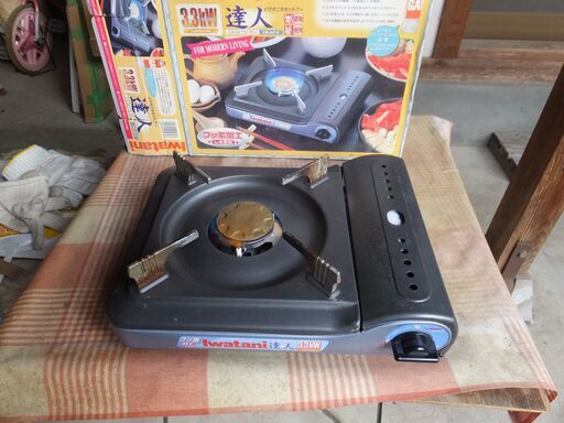 お鍋の季節　カセットコンロ　イワタニ達人　3.3ｋｗ　1000円　中古品