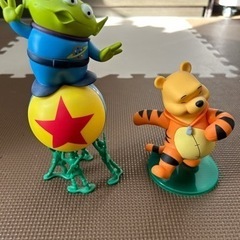 くまのプーさんとトイストーリーのフィギュア